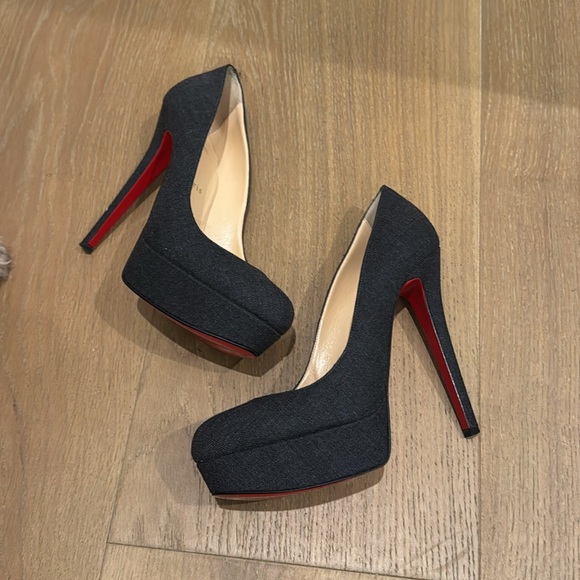 Authentic Christian Louboutin Bianca 140 Flanbel Dark Gray Platform Pump - Picture 2 of 7